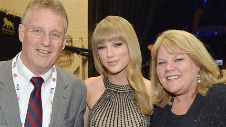 Taylor Swift's Parents Remarry: A Journey Of Love And Second Chances