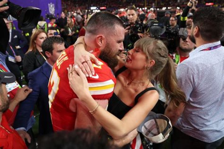 Taylor Swift and Travis Kelce Celebrate New Year With Patrick Mahomes and
Brittany Following Chiefs’ Playoff Confirmation