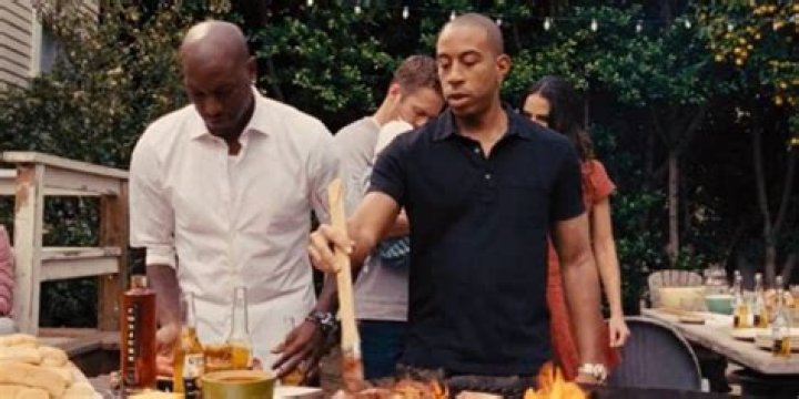 Tej and Roman barbecuing in Fast and Furious 6