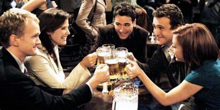 The gang drink at MacLaren's Pub in How I Met Your Mother