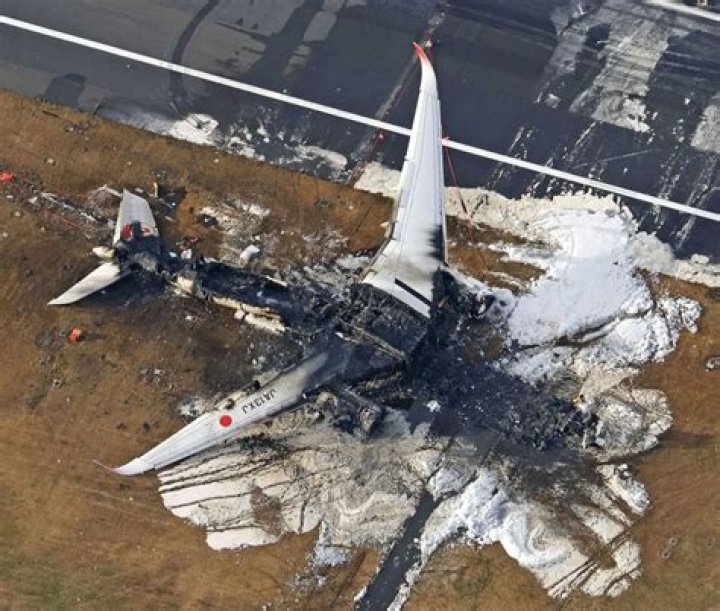 The plane before crashing in Society of the Snow.