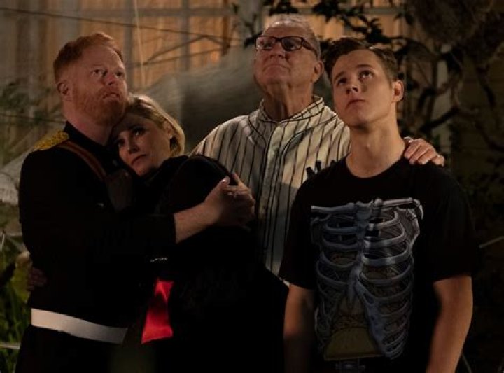 The Real Reason Modern Family Killed Off a Character