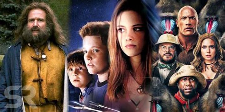 The two brothers sit in their living room in Zathura: A Space Adventure