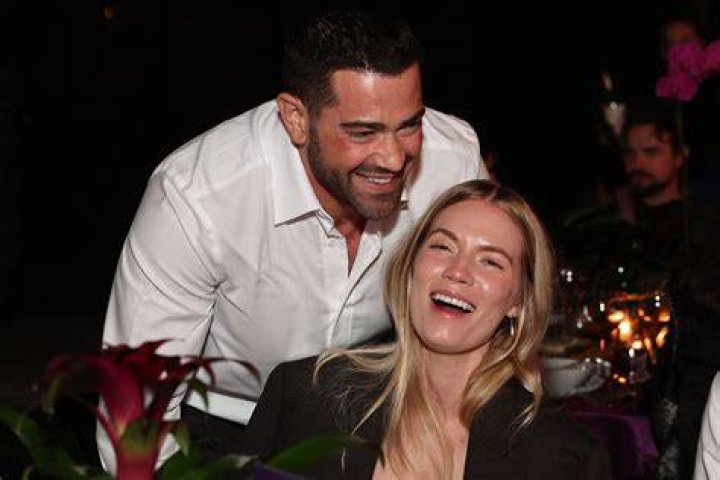 The Ultimate Guide To Jesse Metcalfe And His Wife's Wedding