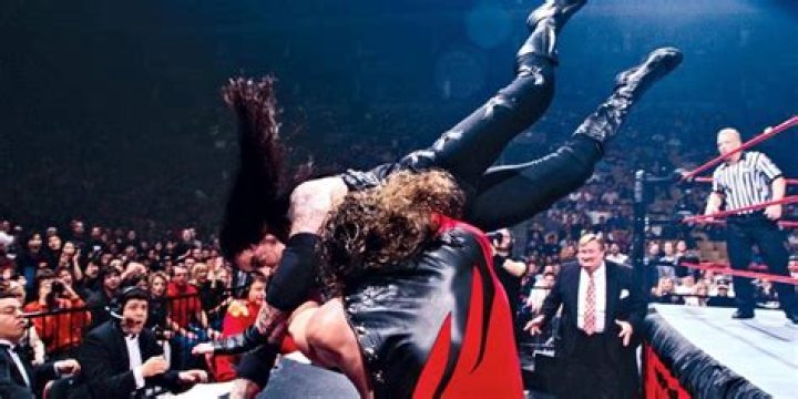 The Undertaker v Kane WrestleMania 20 Cropped