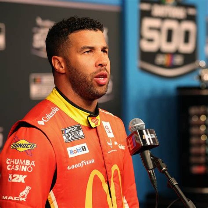 “There Was a Line of People Waiting for an Autograph”- Bubba Wallace’s Spotter
Calls Out Fans’ Double Standards Amid Chase Elliott Injury