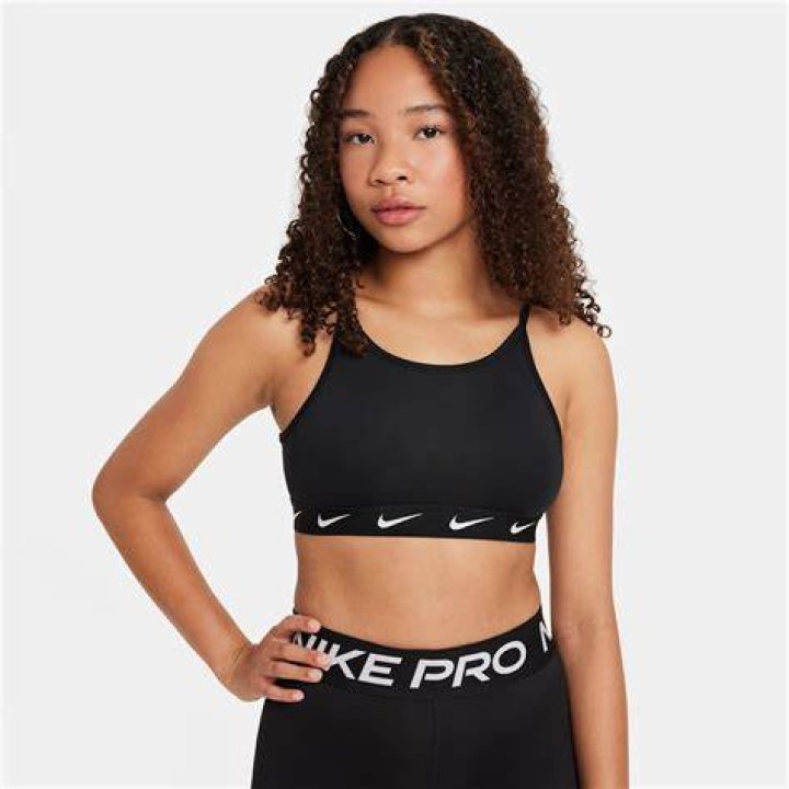 This $13 Sports Bra Has 23,300+ 5-Star Amazon Reviews
