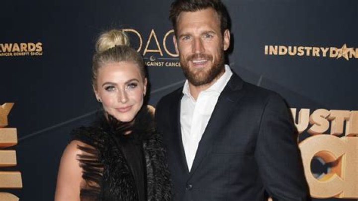 This Is How Julianne Hough And Brooks Laich Met
