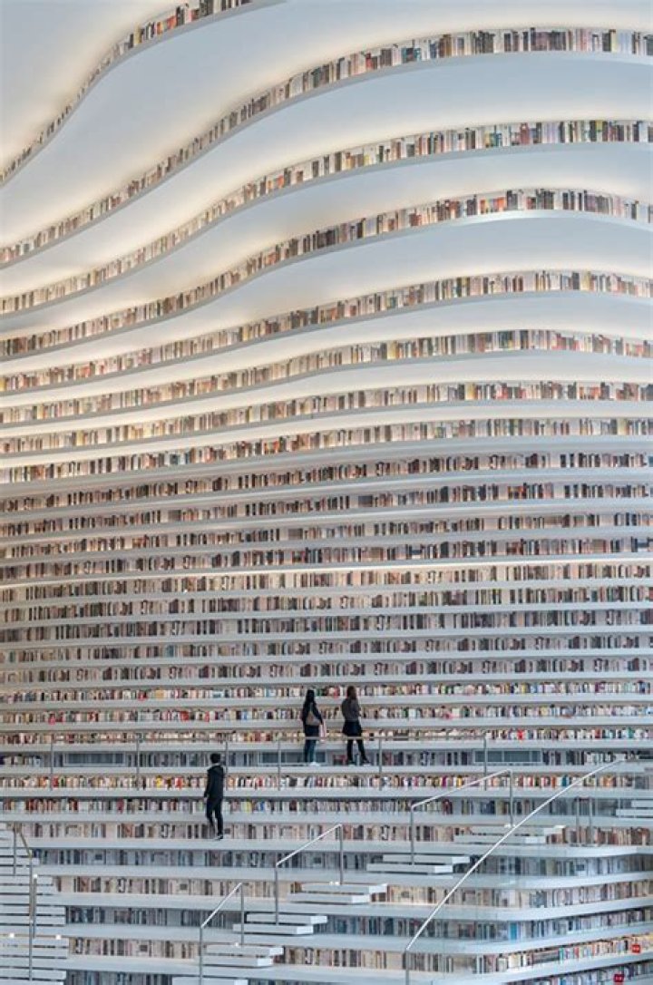 Tianjin Binhai: Photos and Video Show Chinese Library with 1.2 Million Books