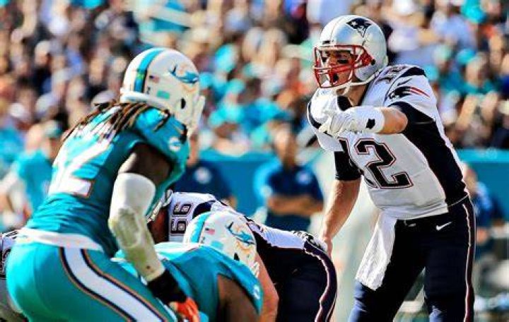 Tom Brady vs Dolphins