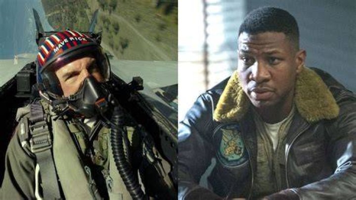 Tom Cruise flies a jet in Top Gun: Maverick
