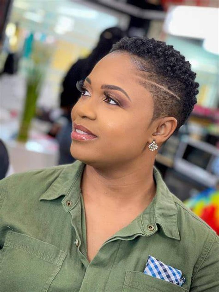Top 30 South African ladies' hair cut styles for 2022 | Find out what's hot!