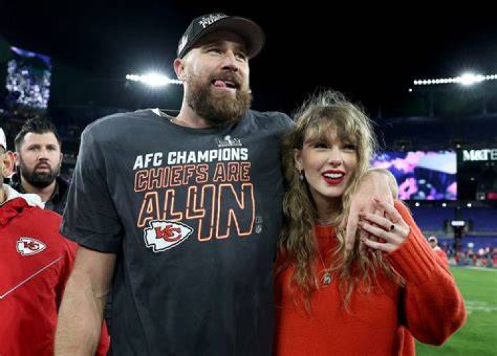 Travis Kelce’s Charming Confession About Taylor Swift’s Presence on Football
Field Has Brother Jason in Hysterics