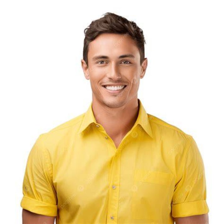 Trini wearing a yellow shirt in school in Power Rangers