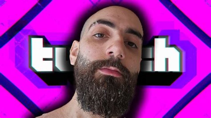 Twitch star Novaruu mysteriously BANNED from app and page removed and