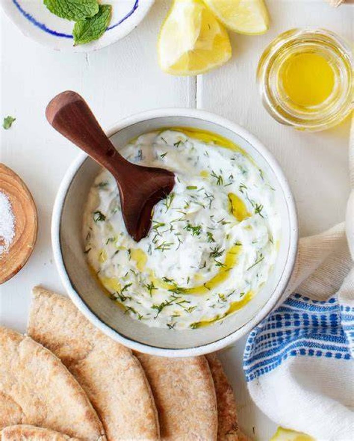 Tzatziki meaning Tzatziki pronunciation What is a Tzatziki