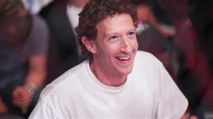 “Unpopular Opinion” – OnlyFans Star Amouranth Calls Out Mark Zuckerberg’s
Billion Dollar Social Media Platforms Over….