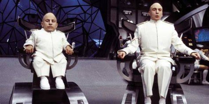 Verne Troyer and Mike Myers in Austin Powers in Goldmember