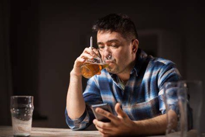 Video, man drinking booze, shoe, Mzansi grossed out, viral Video, man drinking booze, shoe, Mzansi grossed out, viral
