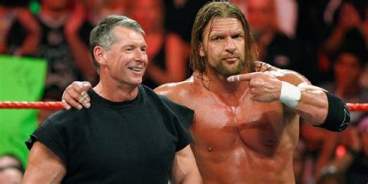 Vince McMahon vs Triple H