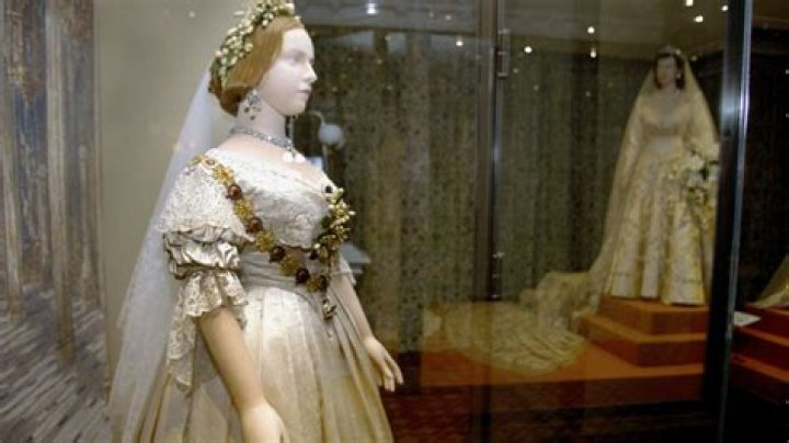 Vintage Wedding Dress Styles That Need To Make A Comeback