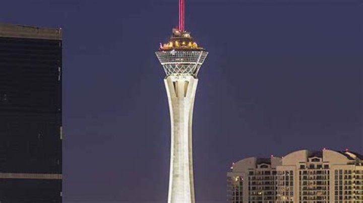 Visitez la Stratosphere, la plus haute tour de Las Vegas &copy;FarWest