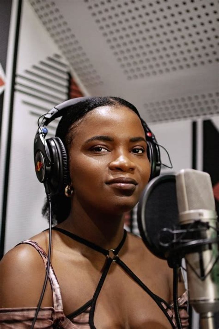 Vocalist Ami faku received praise form Amapiano music producer DJ Maphorisa. Vocalist Ami faku received praise form Amapiano music producer DJ Maphorisa.