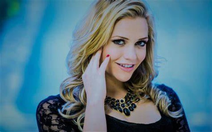 Wallpaper Mia Malkova, model, women, pornstar, looking at viewer