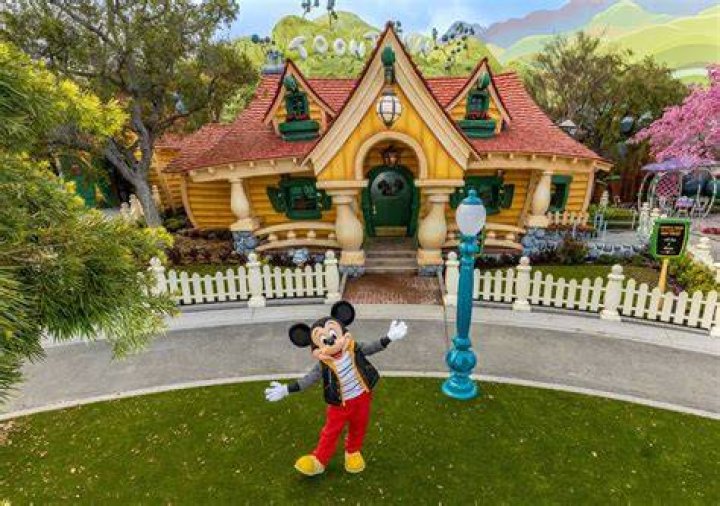 Walt Junior at his house in Breaking Bad