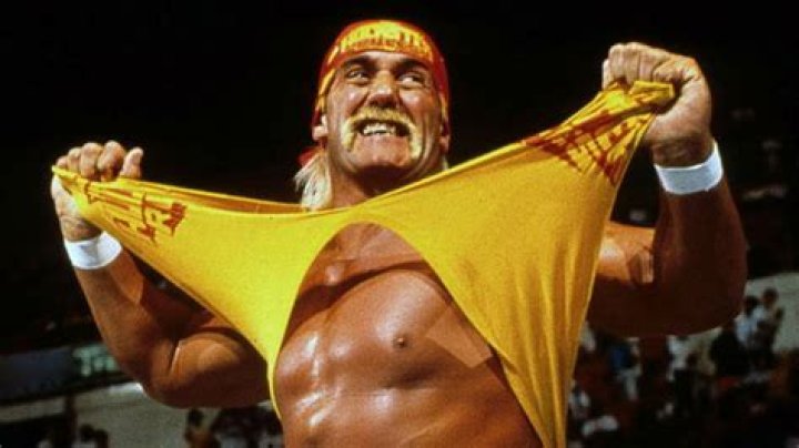 WATCH: Rare Video Shows 7ft WWE Legend Cosplaying as Hulk Hogan