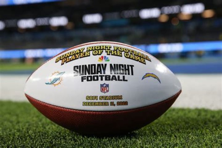 Watch Sunday Night Football's Taylor Swift-Inspired Commercial