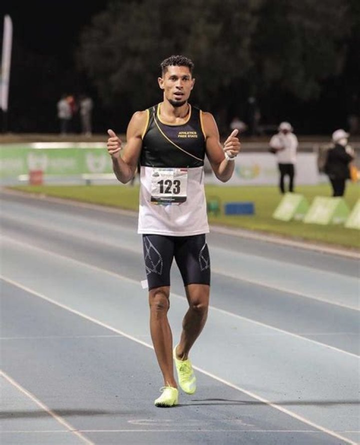 Wayde van Niekerk: age, height, family, ethnicity, 200m, injury, salary