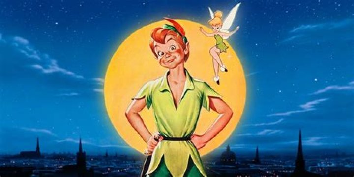 Wendy tries to kiss Peter Pan but Tinker Bell pulls her hair