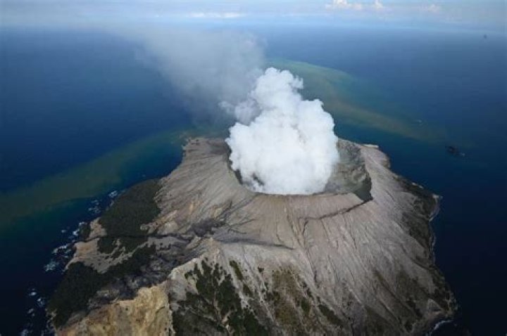 Whakaari / White Island shortly after the deadly eruption on December 9, 2019. Photograph / White Island Flights