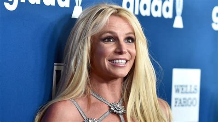 What Happened Behind The Scenes When Britney Spears Was On Glee?