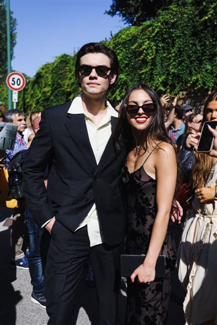 What Happened To Louis & Aya After Season 1