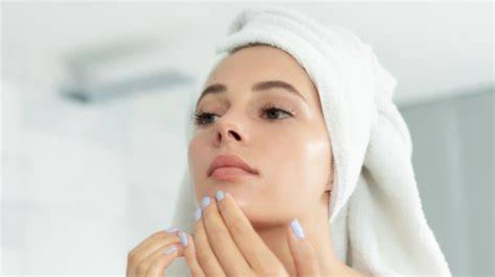 What It Really Means When Your Chin Itches