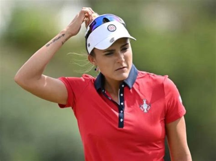 While Sworn Sister Lexi Thompson Goes Through Intense Browbeating, LPGA Legend
Comes to Her Rescue in Style: “If I Could Pick…”