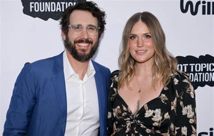 Who is Josh Groban's wife or girlfriend? Is he seeing someone?