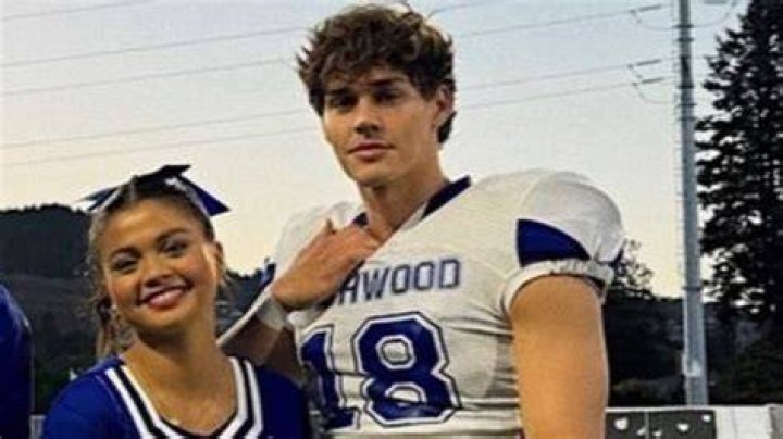 Who is Noah Beck? Age, girlfriend, height, TikTok, education, profiles