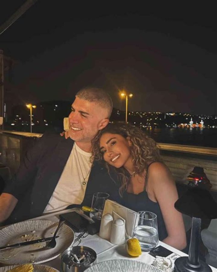 Who Is &Ouml;zcan Deniz Wife? A Complete Guide