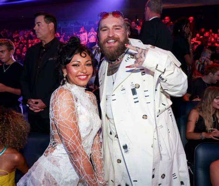 Who is Teddy Swims Girlfriend/Wife? Know Everything About Her