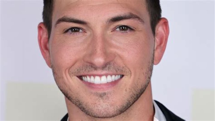 Why Some Fans Think Ben Weston Is Leaving Days Of Our Lives