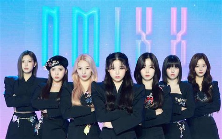 Will NMIXX be able to win the 'Rookie of the Year' award like their