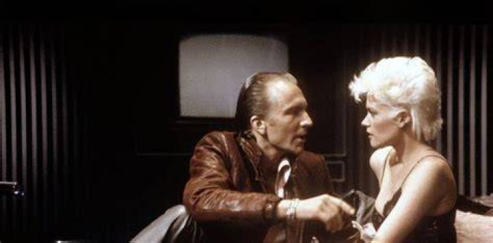 William Hurt menaces Melanie Griffith in Body Double