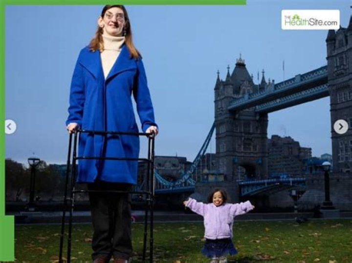 Woman With The World&rsquo;s Biggest Hands Mirror Online