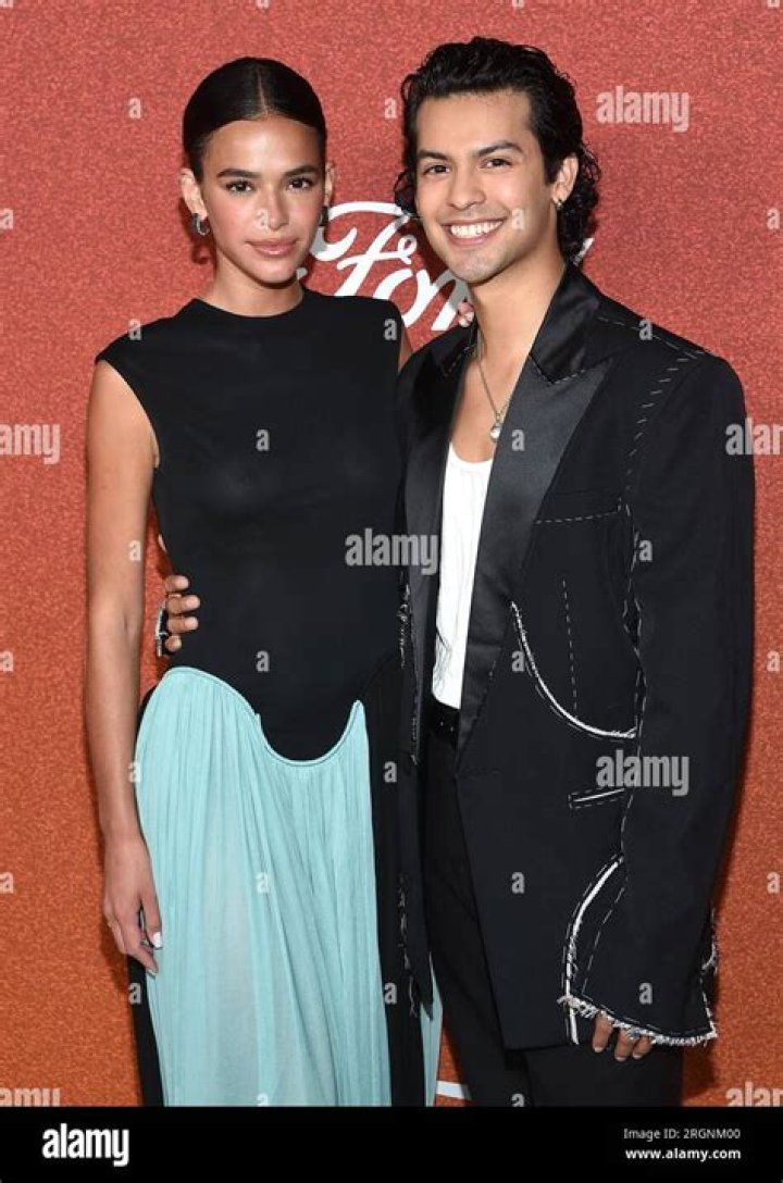 Xolo Mariduena And Bruna: A Deep Dive Into Their Lives And Relationship