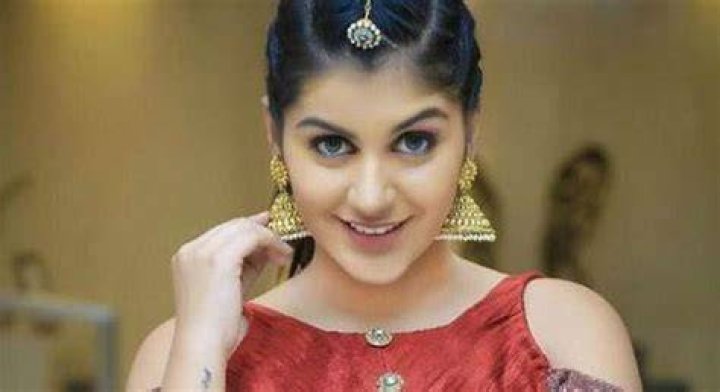 Yashika Aanand Height, Age, Net Worth, Wiki and More