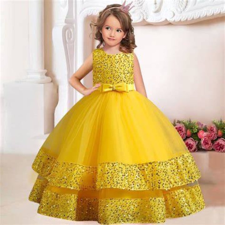 Yellow Dress Girl by Elif İpek Oğuzhan on Dribbble