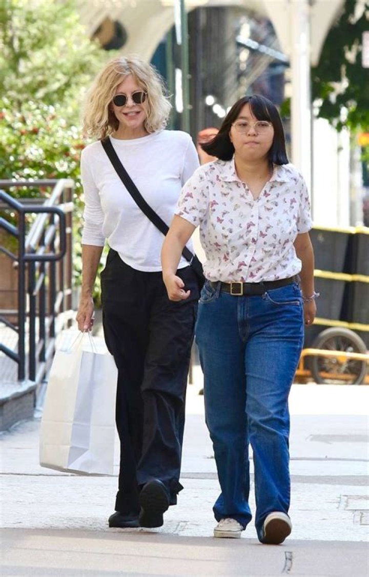 You Won't Be Sleepless Over This Rare Photo of Meg Ryan